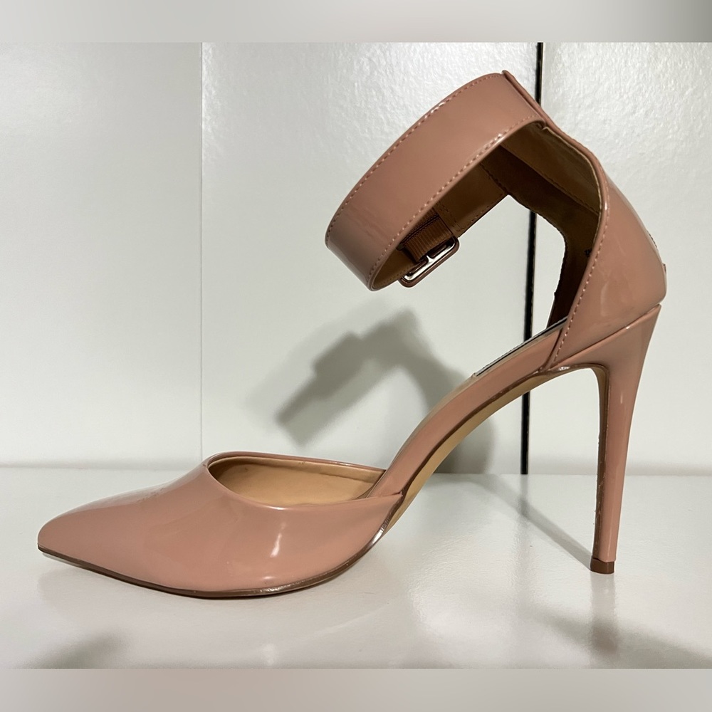 Heels - Picture 2 of 4